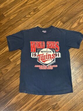 Vintage Trench * 1991 Minnesota Twins World Series Tee * Large.